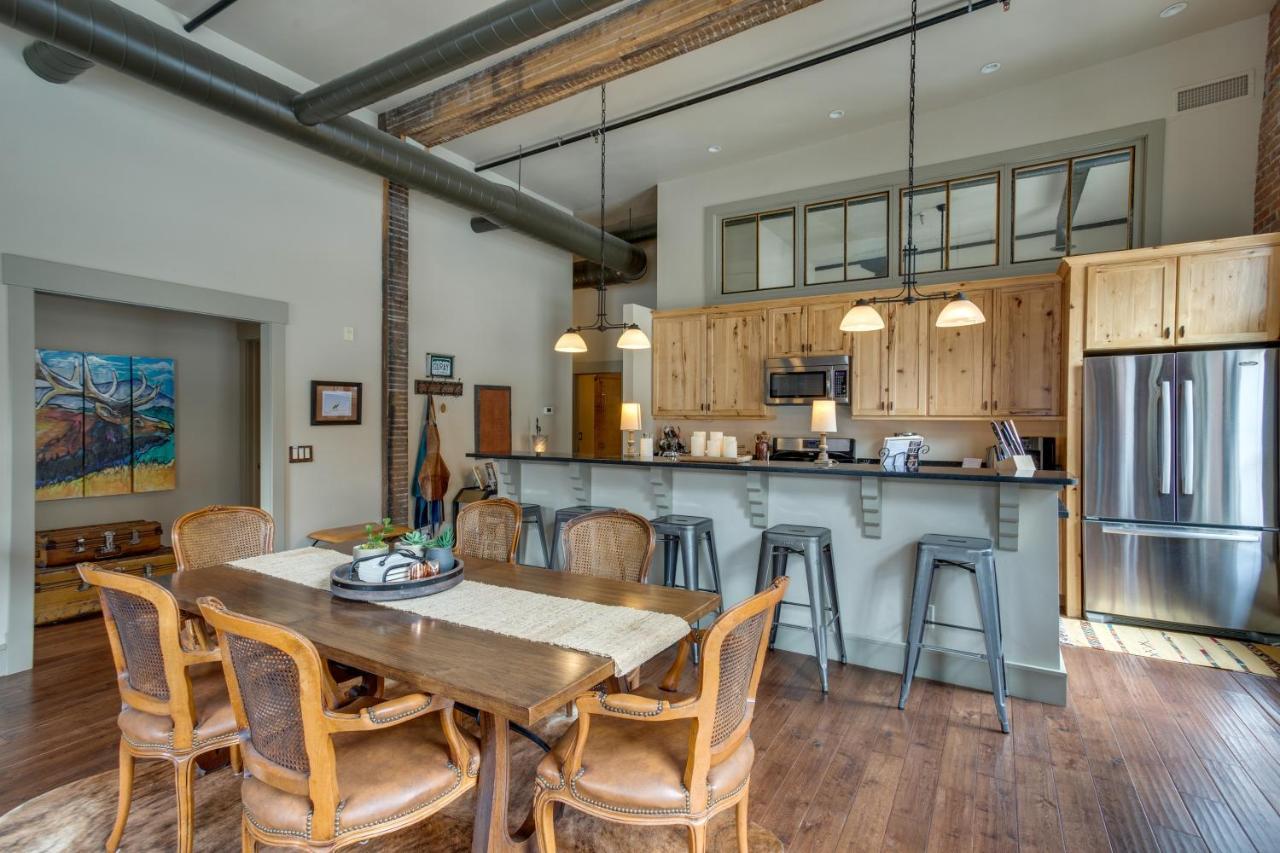 Updated Rustic-Chic Condo On Ourays Main Street! Exterior foto